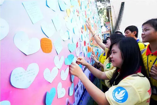 Chăm lo tết thanh thiếu nhi