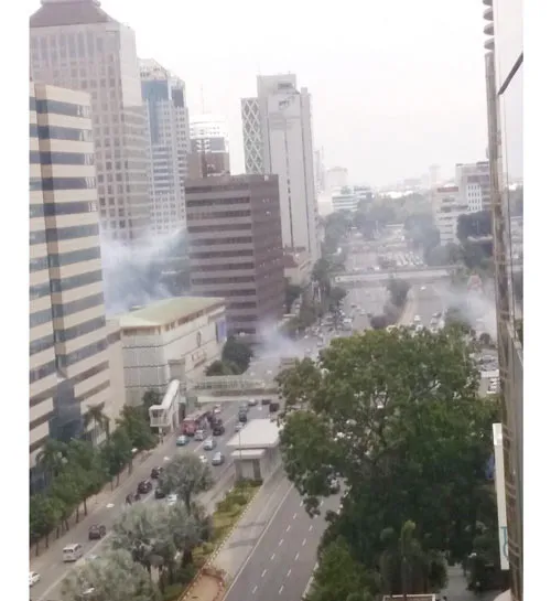 Đánh bom ở thủ đô Indonesia, 5 kẻ tấn công bị tiêu diệt ảnh 3