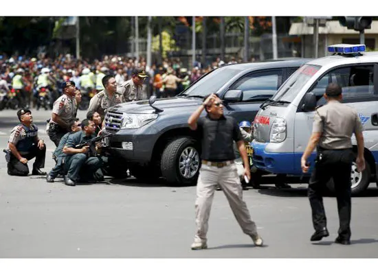 Đánh bom ở thủ đô Indonesia, 5 kẻ tấn công bị tiêu diệt ảnh 2