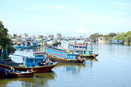 Gần 300 tổ đoàn kết sản xuất trên biển