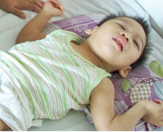 Mẹ đơn thân nuôi 2 con nhỏ bệnh hiểm