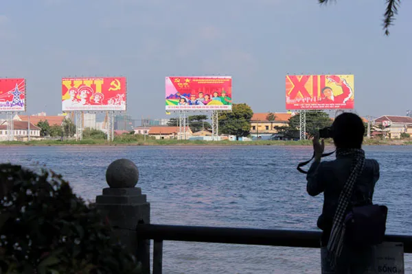 TPHCM rực rỡ sắc màu chào mừng Đại hội Đảng lần thứ XII ảnh 6