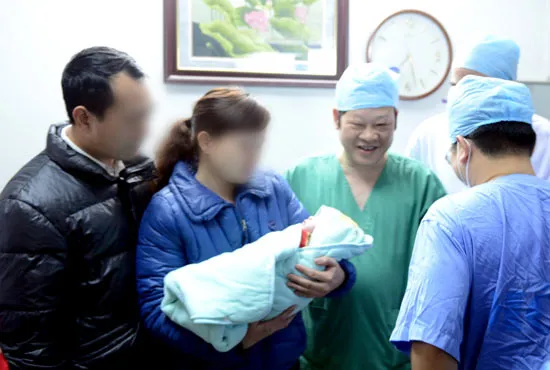 Ca mang thai hộ đầu tiên đã sinh nở thành công