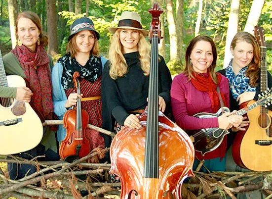 Ban nhạc Della Mae (Hoa Kỳ) biểu diễn tại Festival Huế 2016