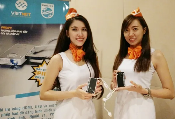 Nhỏ gọn, tiện dụng với máy chiếu cầm tay PicoPix