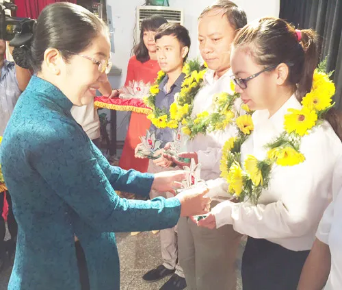 Gương sáng lao động xuất sắc