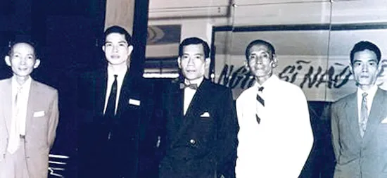 Thanh Tâm: Tâm và sắc