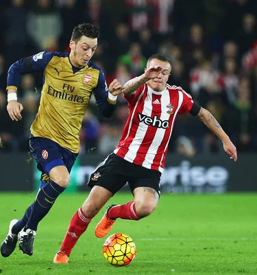 Arsenal (3) - Southampton (8): Tiềm ẩn hiểm nguy ảnh 1