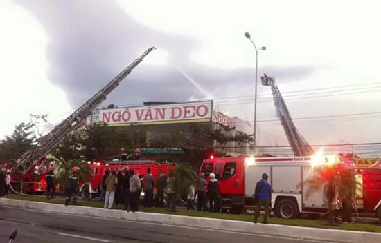 Đà Nẵng: Cháy xưởng gỗ Ngô Văn Đeo ảnh 2