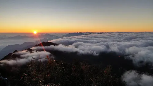 Những người hùng thầm lặng xây cáp treo Fansipan Sapa