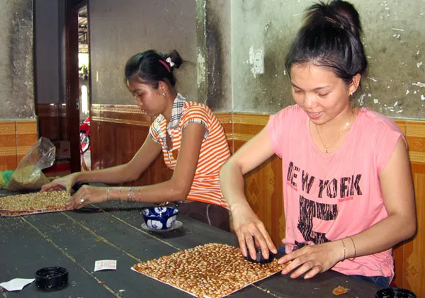 Người từng nghèo giúp bạn nghèo