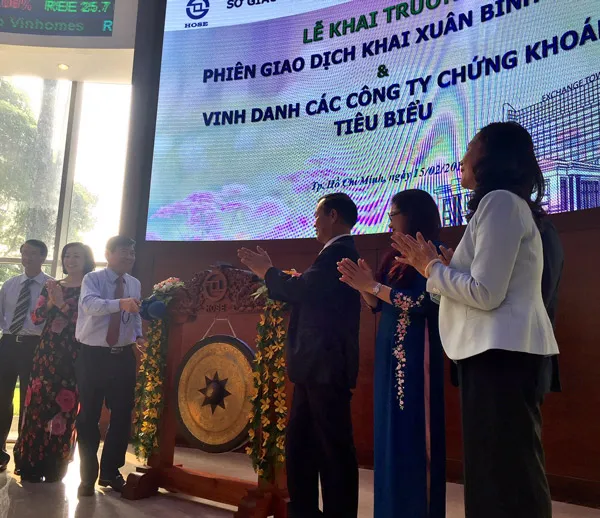 TPHCM khai trương phiên giao dịch chứng khoán đầu xuân Bính Thân