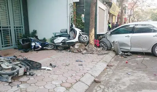 Tài xế gây tai nạn, 3 người thương vong