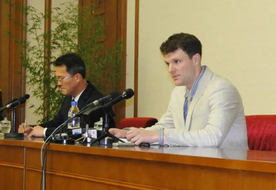 Sinh viên Mỹ bị bắt ở Triều Tiên xuất hiện trước truyền thông