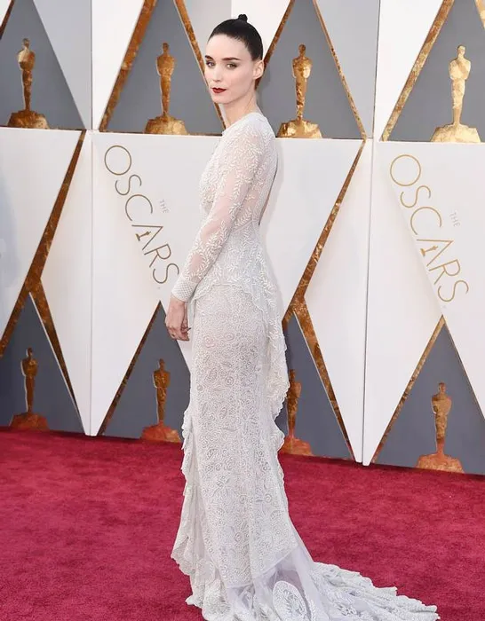 Sàn diễn Oscar 2016: Thời trang mềm mại ảnh 13