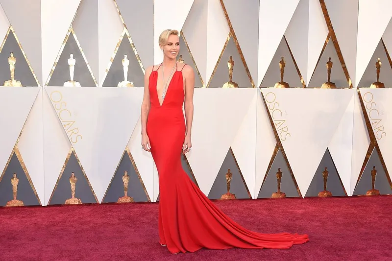 Sàn diễn Oscar 2016: Thời trang mềm mại ảnh 8