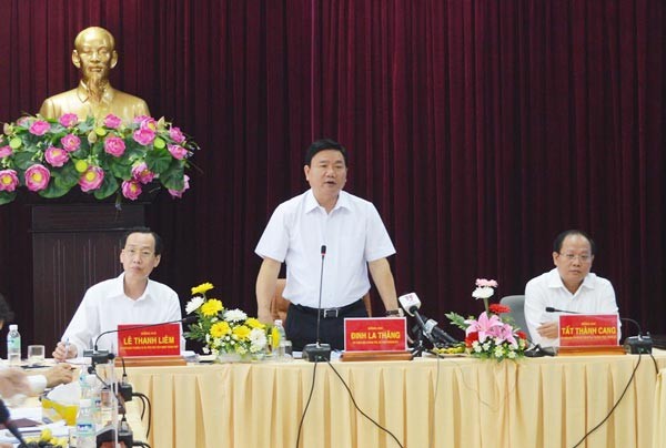 Secretary of HCMC Party Committee Dinh La Thang states at the meeting with SHTP on March 3 (Photo: SGGP)