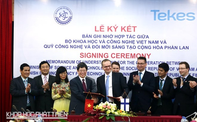 Vietnam's Ministry of Science and Technology and Finnish Funding Agency for Technology and Innovation signed a cooperation MoU in Hanoi on March 8 (Source: baocongthuong.com.vn)