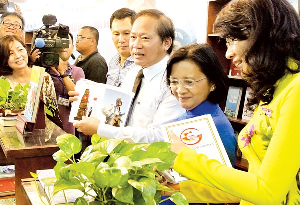 The city's leaders and book- lovers visit the ninth HCMC Book Festival.(Photo:SGGP)