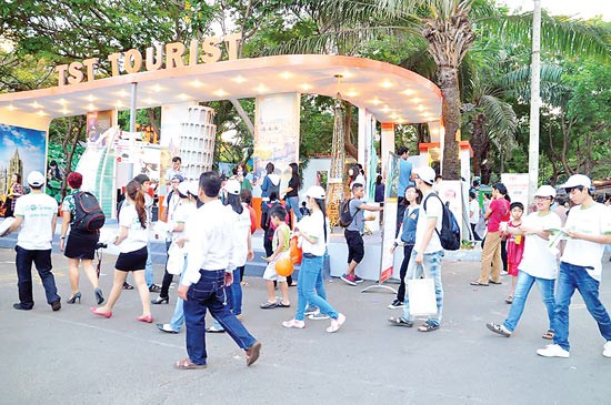 Local visitors pour to tourism day (Photo:SGGP)