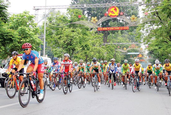 The annual HCMC Television Cycling Race marks the Reunification Day (Photo:SGGP)