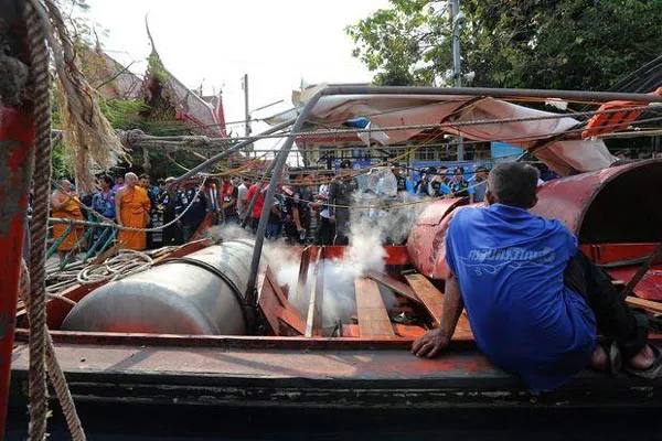 Thái Lan: Nổ động cơ tàu chở khách, ít nhất 67 người bị thương