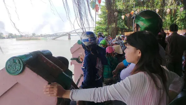 Sập cầu Ghềnh, đường sắt Bắc - Nam gián đoạn ảnh 9