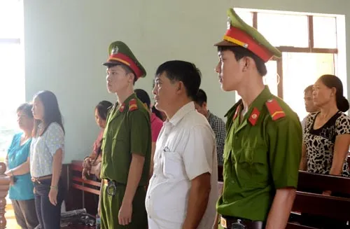 Hoãn xử vụ Viện trưởng Viện KSND huyện lái xe gây tai nạn
