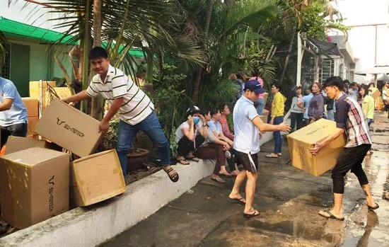 Cháy lớn tại quận 12, hơn 2.000m² xưởng may bị thiêu rụi