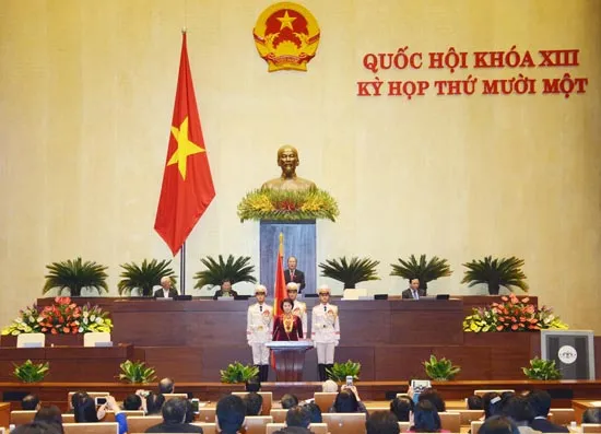 Tân Chủ tịch Quốc hội Nguyễn Thị Kim Ngân tuyên thệ nhậm chức