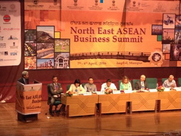 Vietnamese Ambassador to India Ton Sinh Thanh speaks at the event (Source: VNA)