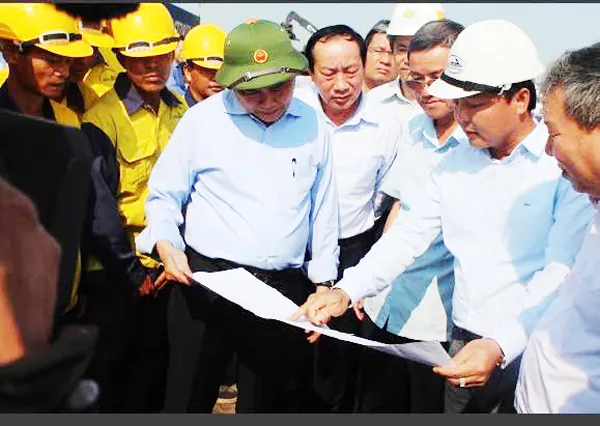 Phó Thủ tướng Nguyễn Xuân Phúc thị sát cầu Ghềnh