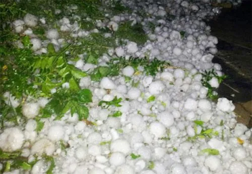 Lốc xoáy, mưa đá đầu mùa gây nhiều thiệt hại ở Yên Bái, Tuyên Quang