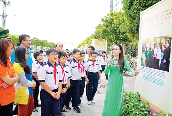 Triển lãm ảnh “TPHCM - Năng động, sáng tạo, phát triển và hội nhập