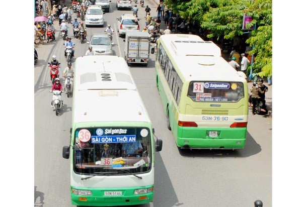 The number of bus passengers has been reducing in HCMC (Photo: SGGP)