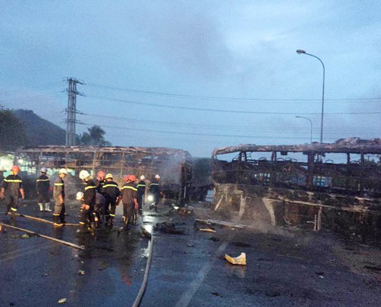 The frame of two vehicles after fiery head-on crash (Photo: SGGP)