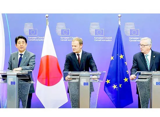 Trung Quốc tập trận ồ ạt trên biển