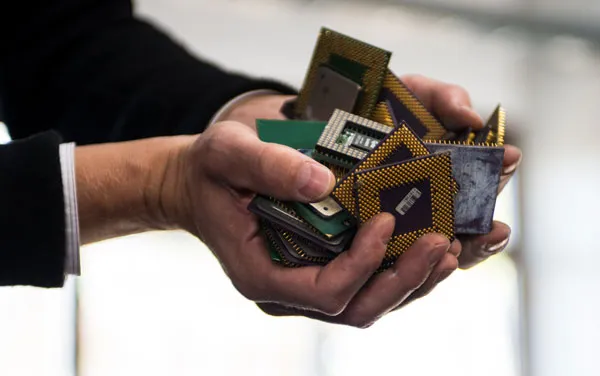 “Thu mua” rác thải điện tử vì môi trường