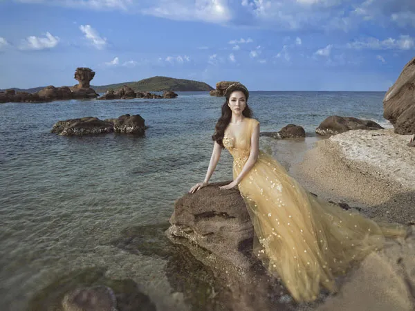 Nguyễn Thị Huyền kiêu sa với váy Hoàng Hải, Hà Hồ dẫn con đi xem thời trang ảnh 4