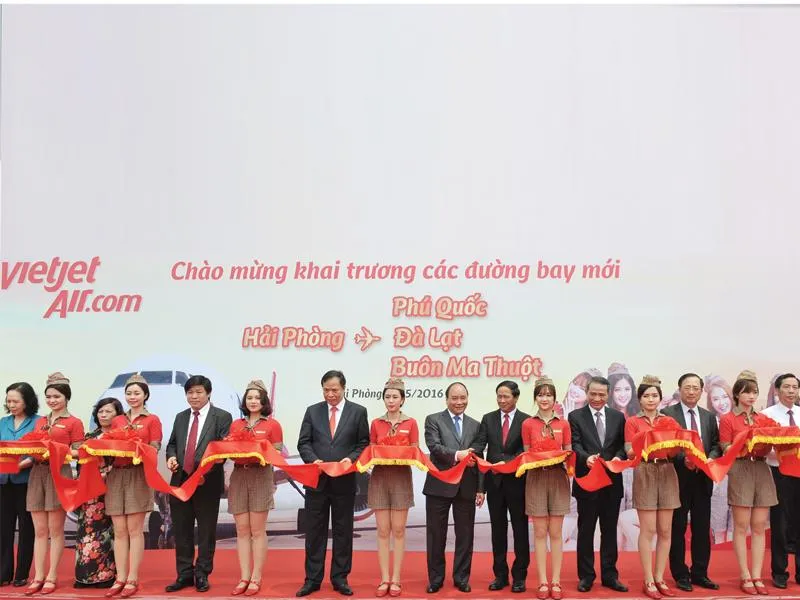 Khánh thành Cảng Hàng không quốc tế Cát Bi, Hải Phòng cất cánh