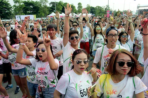Cuồng nhiệt với “Đường chạy sắc màu 2016”