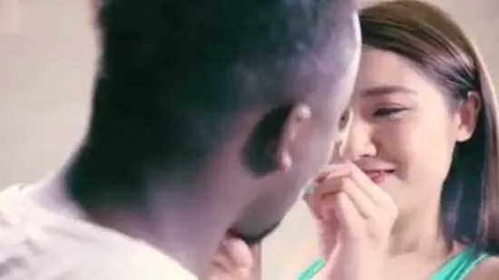 Công ty Trung Quốc xin lỗi vì quảng cáo "phân biệt chủng tộc"