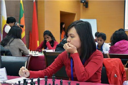 Mai Hung competes at Asia Chess Championships 2016 in Uzbekistan. (Photo:SGGP)