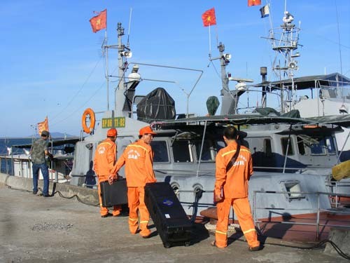 Rescue team is looking for the aircraft