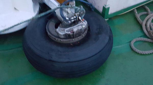 The rear wheel of CASA-212 (Photo: MND)