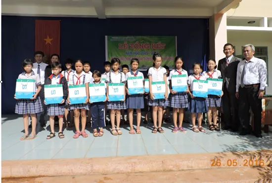 Quà tặng Tết thiếu nhi cùng ước mơ bay xa