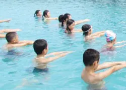 Đà Nẵng: Dạy kỹ năng bơi và cứu người đuối nước cho trẻ