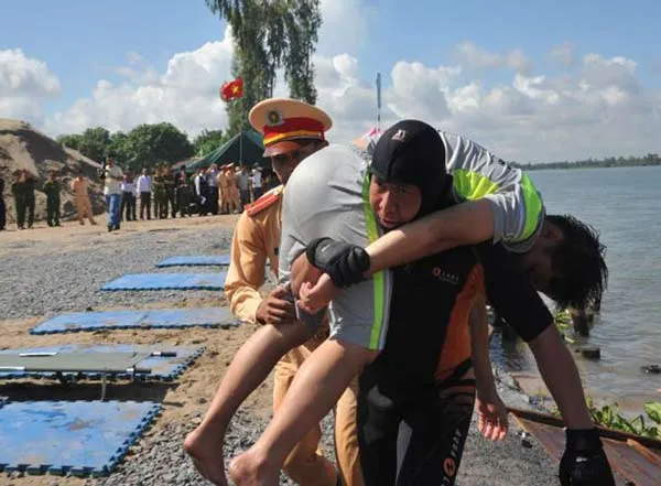 Bộ Công an diễn tập cứu nạn, cứu hộ giao thông đường thủy