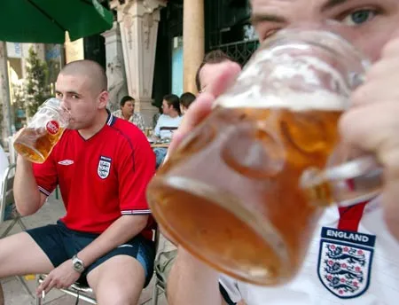 Thất lạc vé CĐV Anh ảnh 1