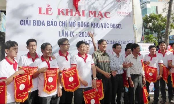 Gần 100 nhà báo tranh tài giải Billiards báo chí mở rộng khu vực ĐBSCL